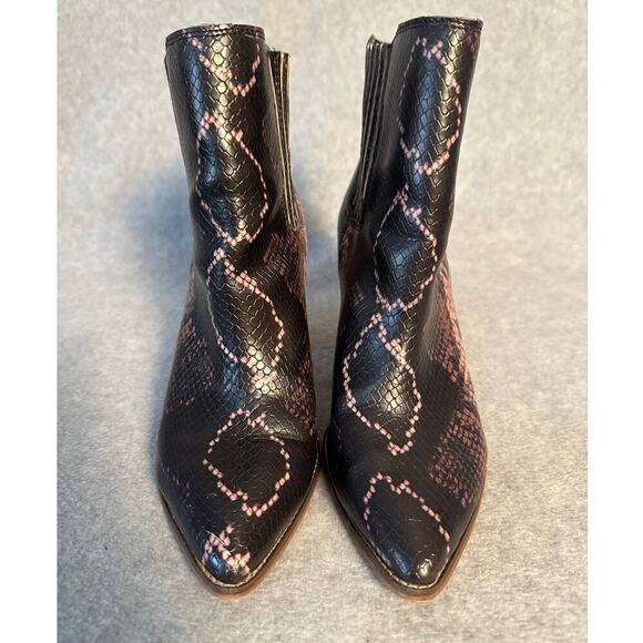 Steve Madden 8.5 Acton Chelsea Ankle Boot Snakeskin Pointed Toe Chunky Wood Heel - Picture 4 of 10